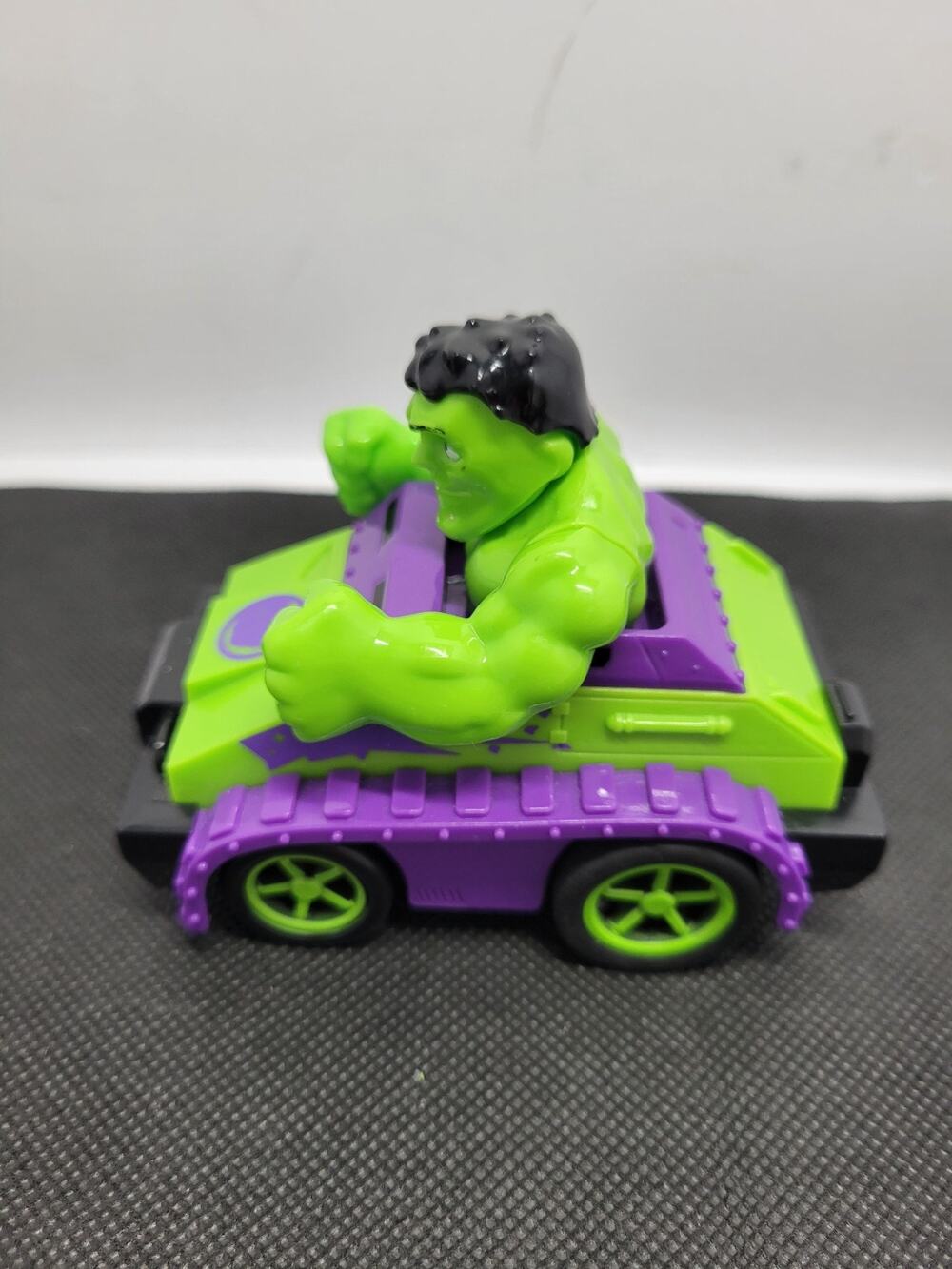 Marvel 2019 The Incredible Hulk Pullback Friction Drive Tank Super Hero Adventur
